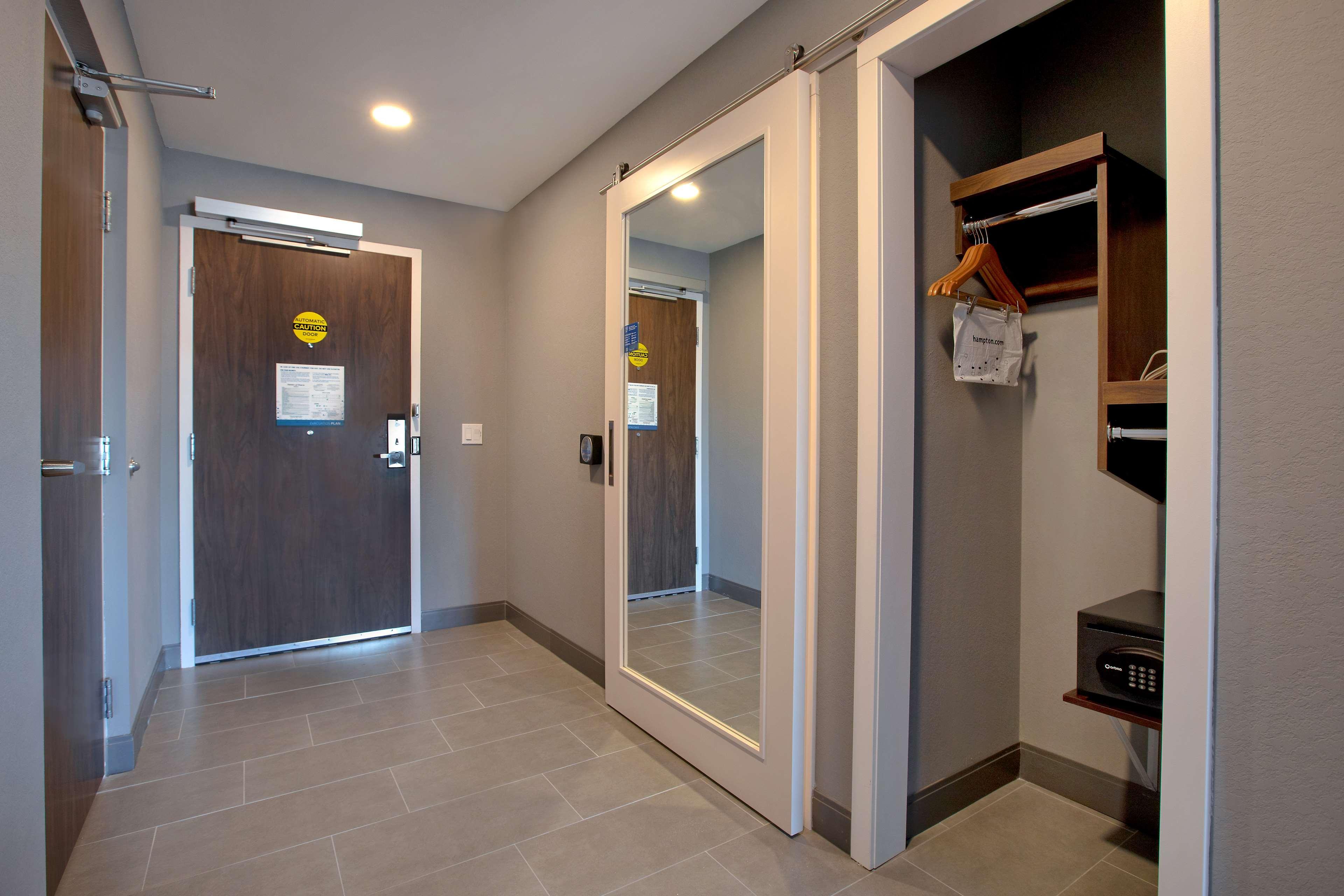 Hampton Inn & Suites Ottawa West, Ontario, Canada Εξωτερικό φωτογραφία