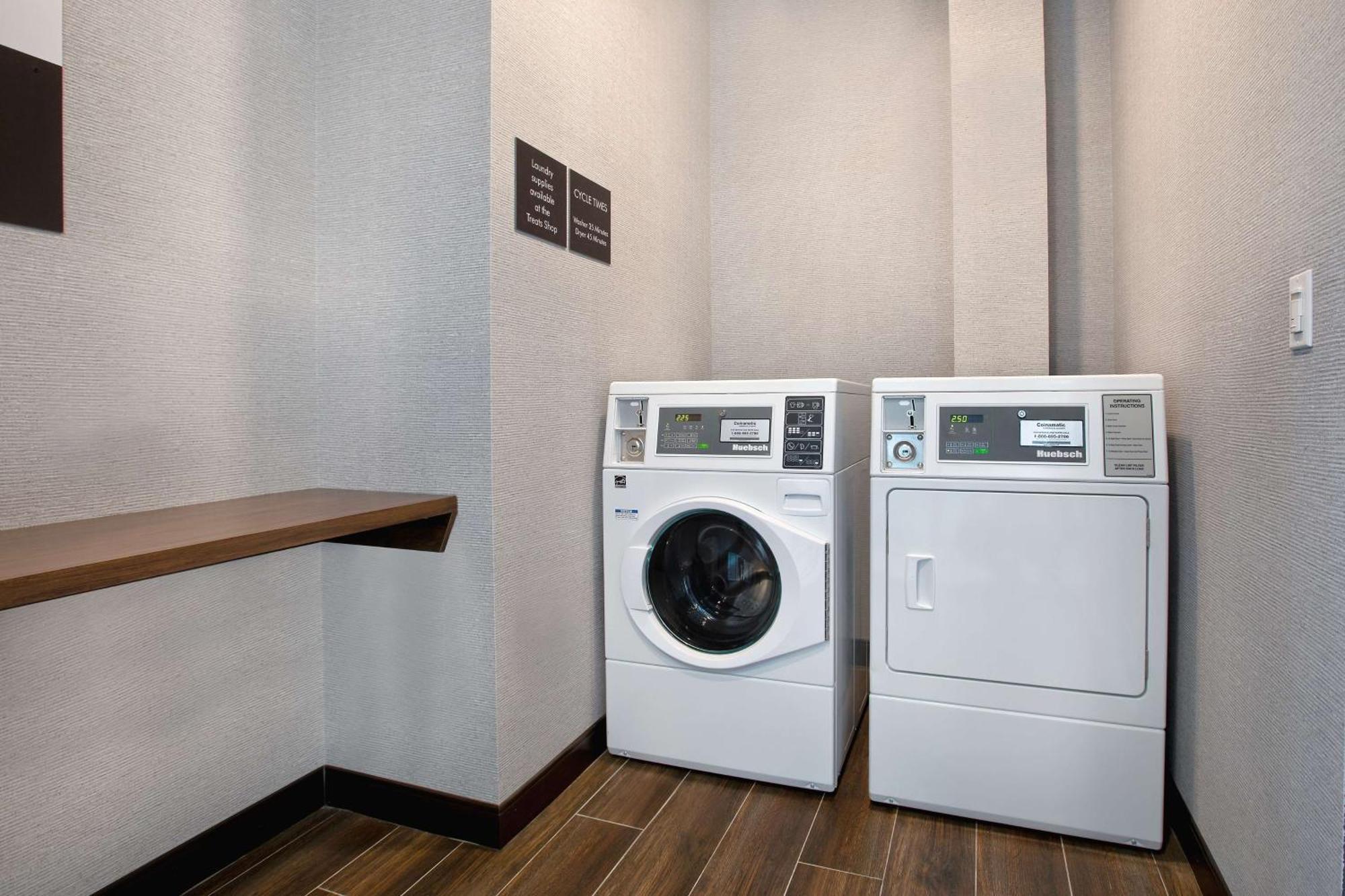 Hampton Inn & Suites Ottawa West, Ontario, Canada Εξωτερικό φωτογραφία